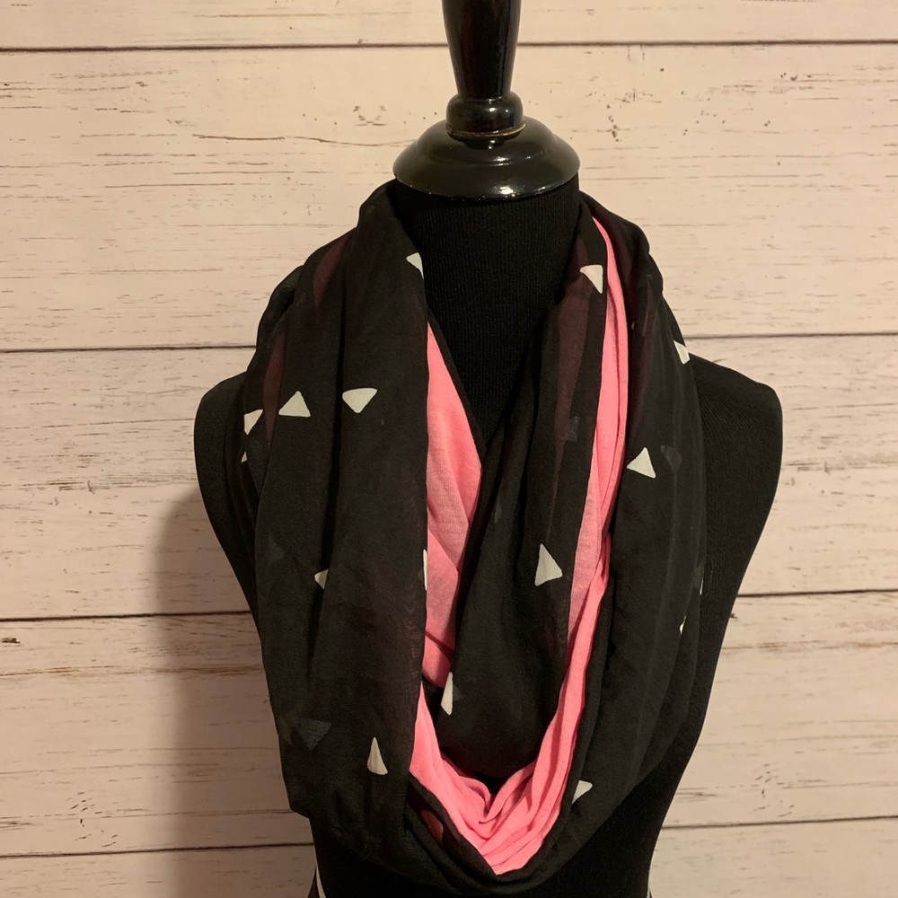Reversible infinity scarf